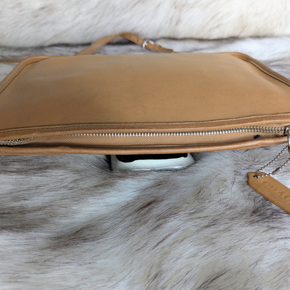Vintage Coach Basic Bag Style #9544 Costa Rica 1992 - Picture 8 of 15